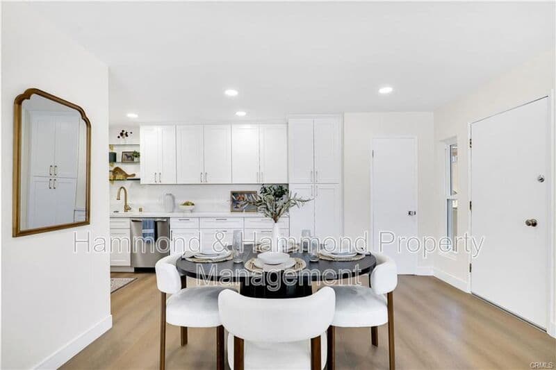 West Hollywood Condo: 970 Palm Ave.