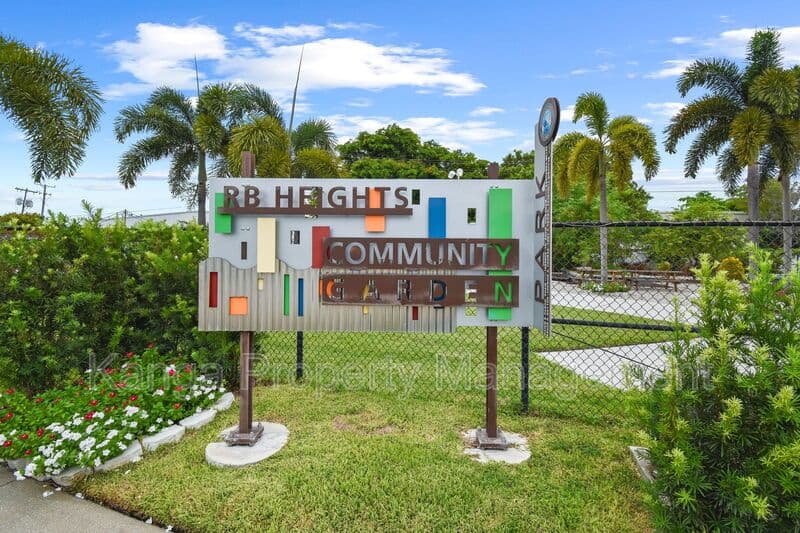 Riviera Beach Condo: 968 W 9th St