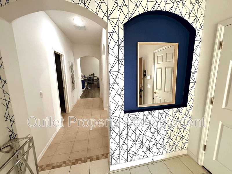 Davenport House: 122 Highgate Park Blvd