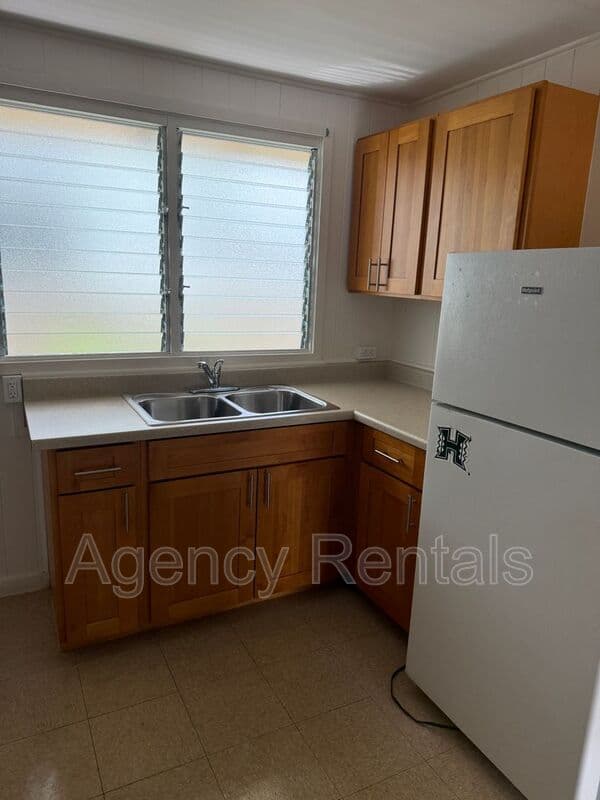 Honolulu Condo: 1141 Rycroft St.