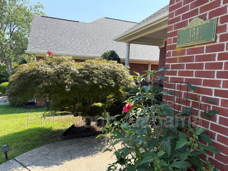 Madison House: 134 Canterbury Drive