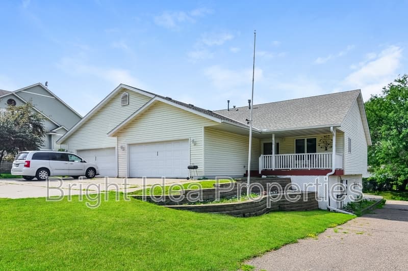 Hastings Condo: 622 Pleasant Drive