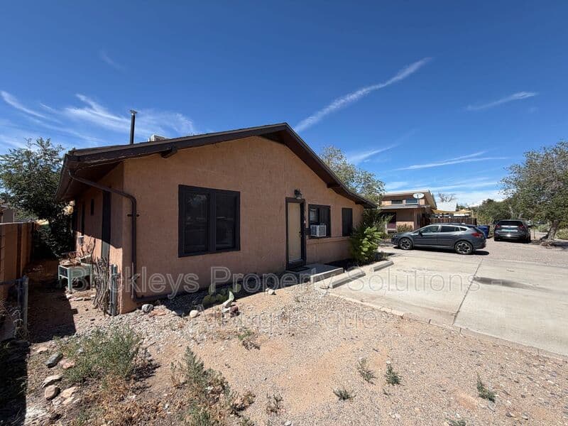 Albuquerque Condo: 313 Cornell Drive SE