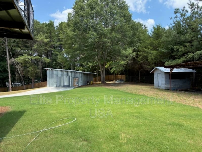 Flowery Branch House: 7134 Williams Road