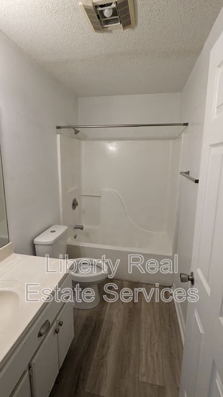 Hinesville House: 910 Brett Dr