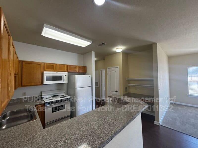 Grapevine Condo: 400 Glade Road