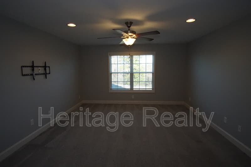 Maryville House: 1014 Brookwood Ln
