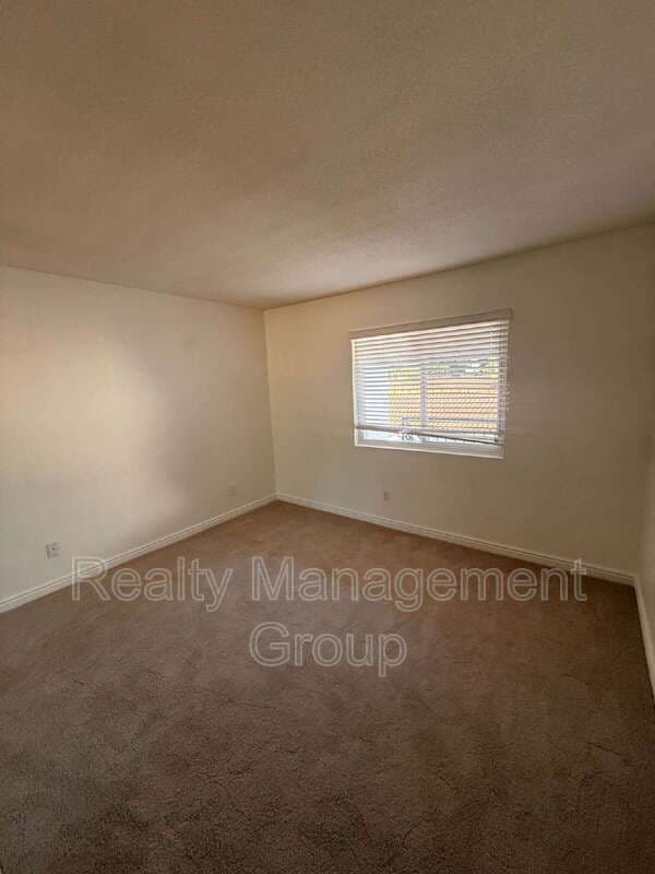 La Mesa Condo: 5417 Lake Murray Boulevard