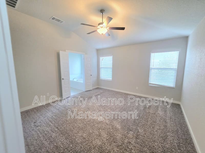 San Antonio House: 12334 Tower Forest
