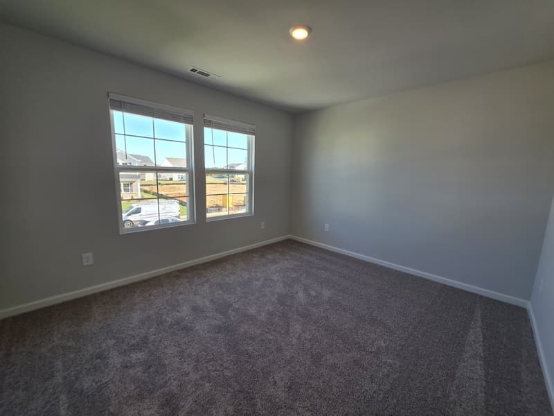 Youngsville House: 9 Silverbell Court