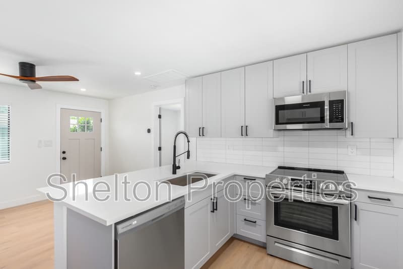 Phoenix Condo: 616 N 10th Ave Unit G