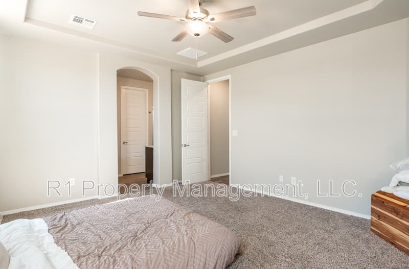 Los Lunas House: 3771 Santa Fe Trail