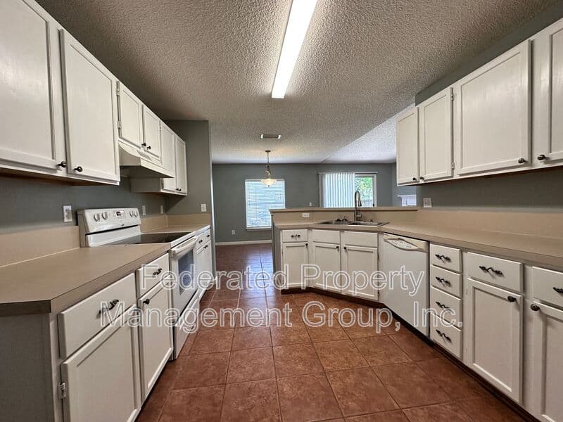 JACKSONVILLE House: 9007 BRIDGECREEK DRIVE