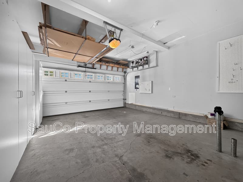 Beaverton House: 16705 Northwest Arizona Drive