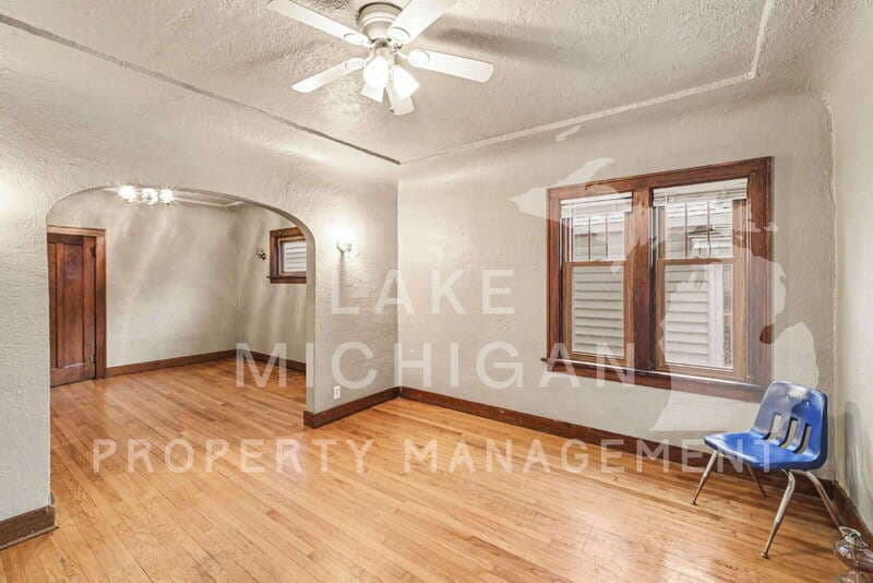 Grand Haven House: 212 N 3rd St