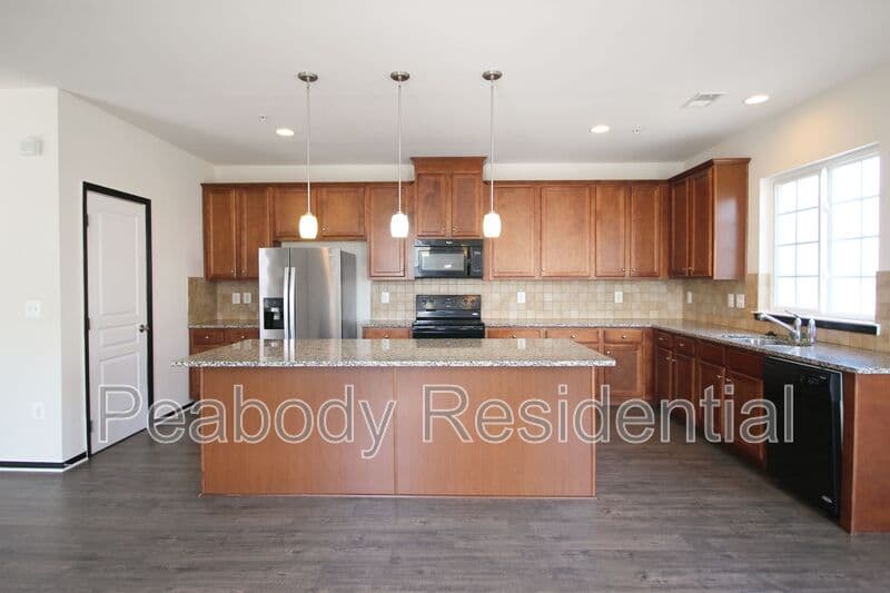 Woodbridge House: 14782 Mason Creek Cir