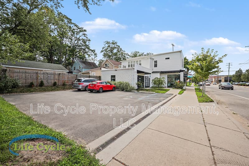 Grand Rapids Condo: 900 Michigan Street Northeast - 1
