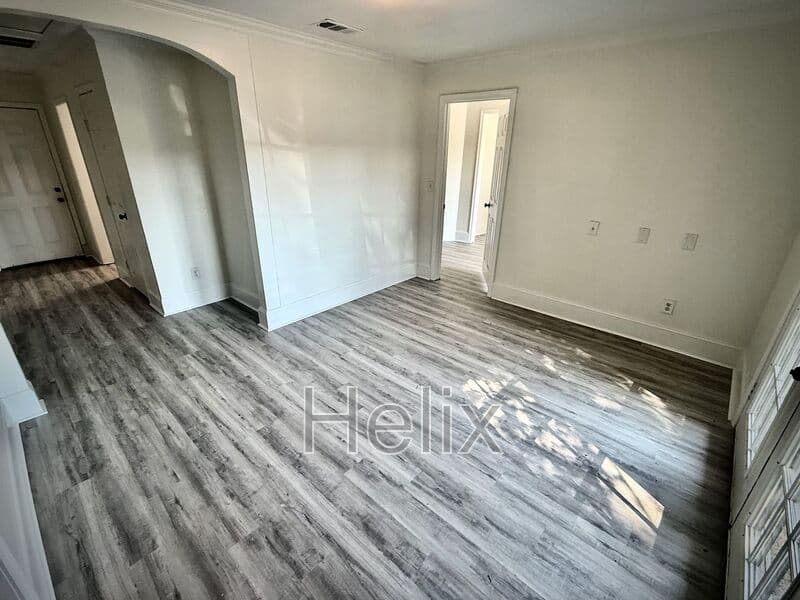 Madison House: 102 Channel Ln