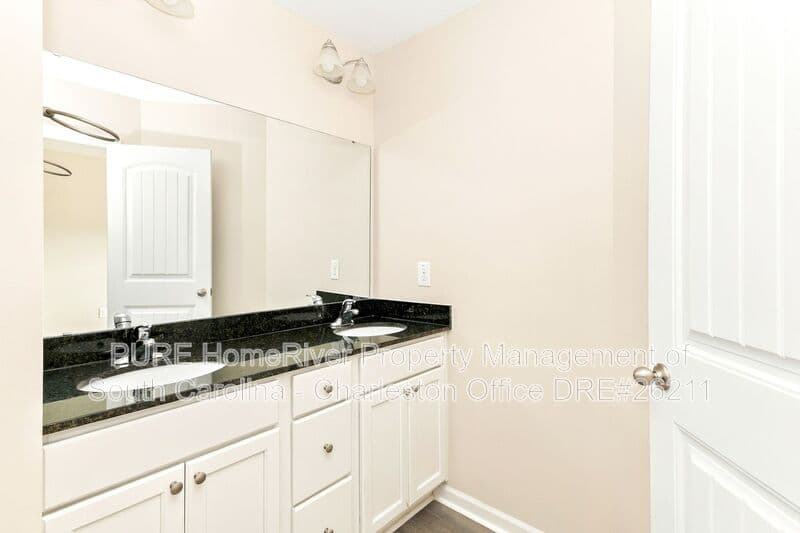 Goose Creek House: 160 Buchanan Cir
