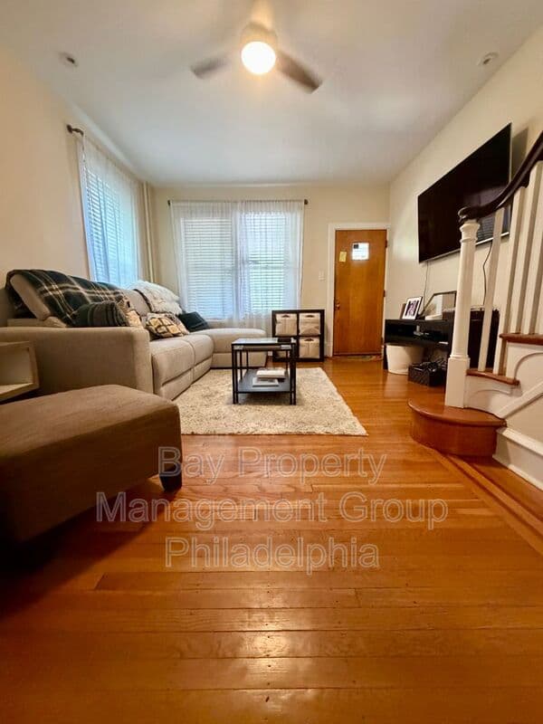Philadelphia House: 15 West Abington Ave