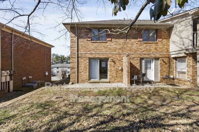 Richmond House: 1649 Foxhaven Drive #11
