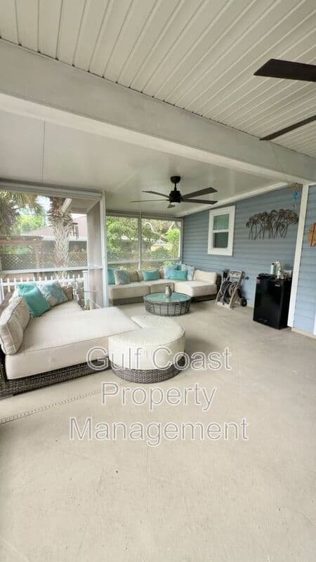 Bonita Springs House: 11652 PAWLEY AVE