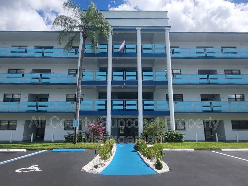 St.Petersburg Condo: 5970 80th St N #407