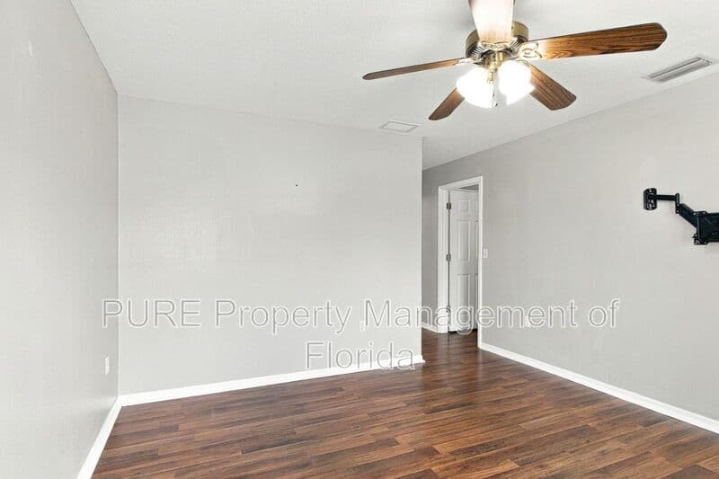 Ocala House: 645 NW 65th St