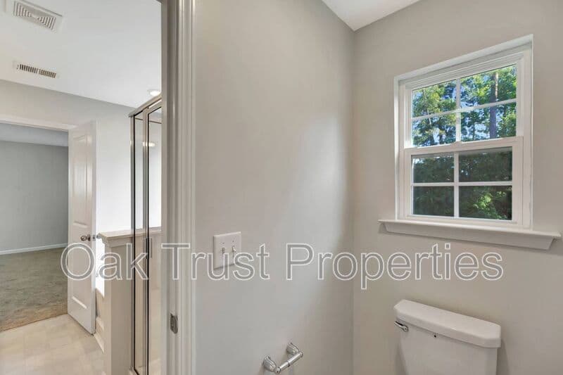 Moncks Corner House: 220 Lazy River Lane