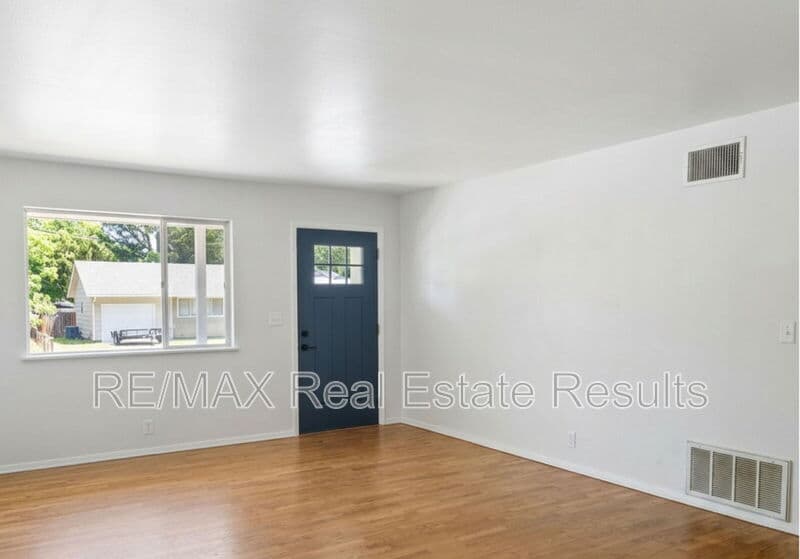 Fayetteville House: 113 N Nolan Ave