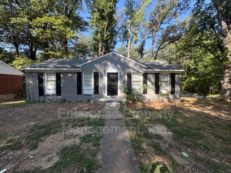 Memphis House: 3645 W Sutton Dr