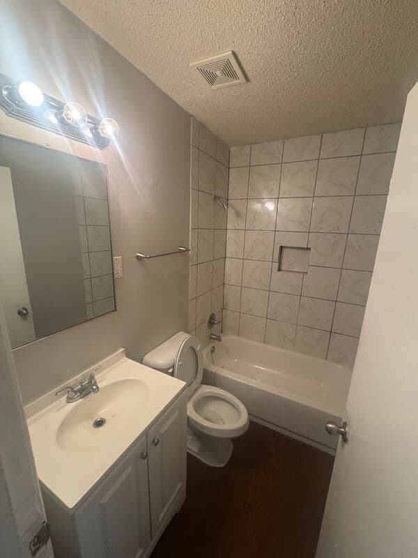 Memphis House: 2108 Curry Ave