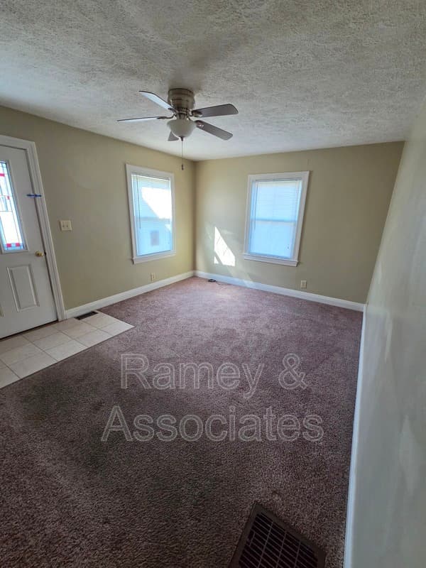Louisville House: 1091 Bicknell Ave