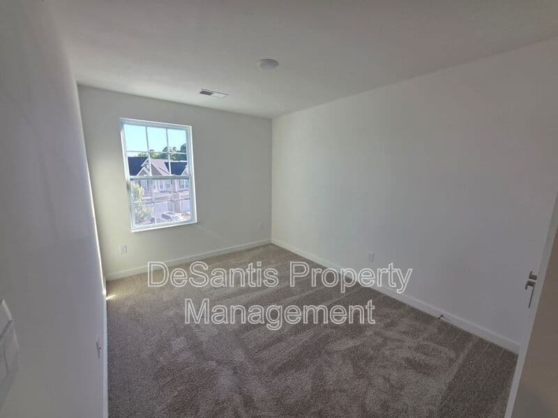 Imperial Townhome: 1806 Canterbury Drive