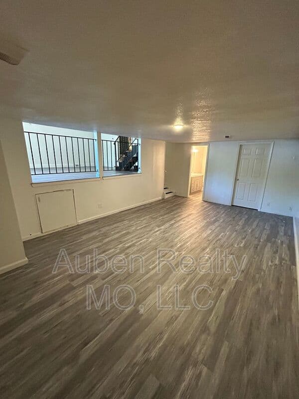 Kansas City House: 11301 Herrick Avenue