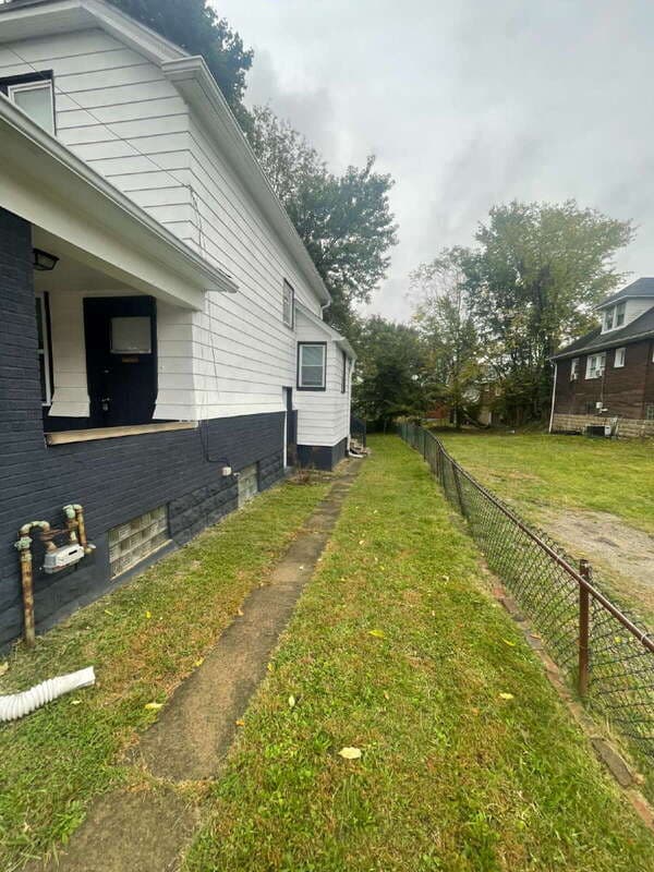 Pittsburgh House: 7808 Lloyd Avenue