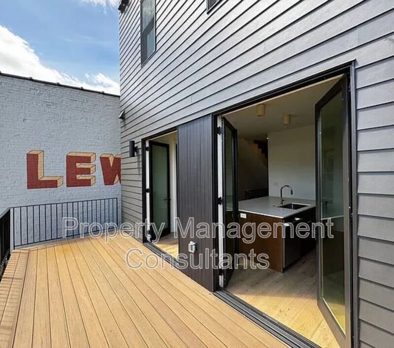 Huntsville Townhome: 230 Washington Street Northeast