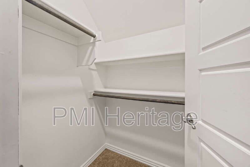 Bentonville House: 5802 Southwest Teppee Avenue