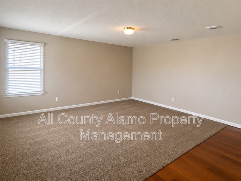 Leon Valley House: 5565 Saffron Way