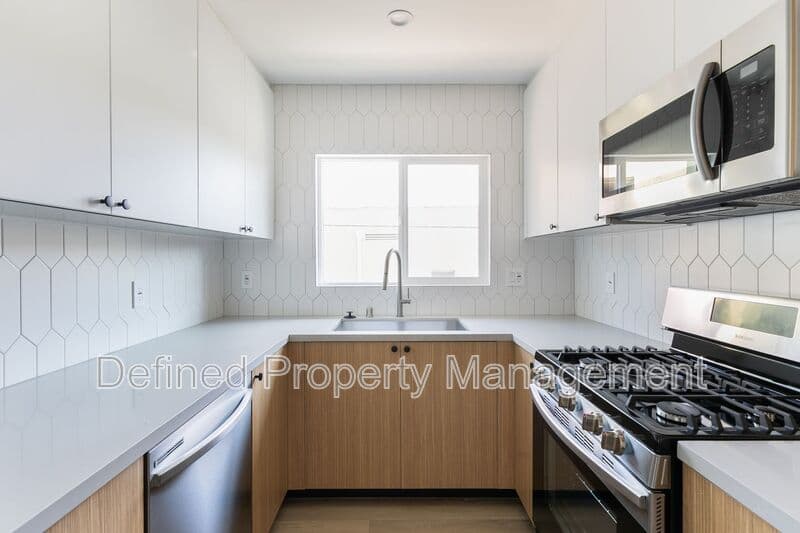 Los Angeles Condo: 5358 Loma Linda Ave
