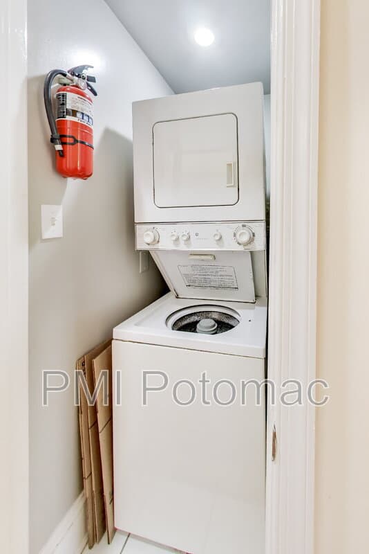 Washington Condo: 1952 Calvert Street Northwest