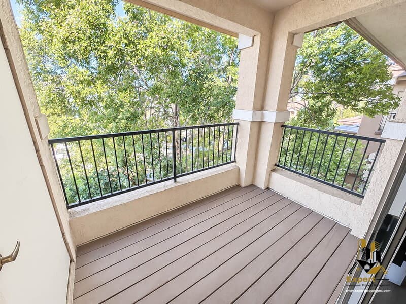 Roseville Condo: 701 Gibson Drive