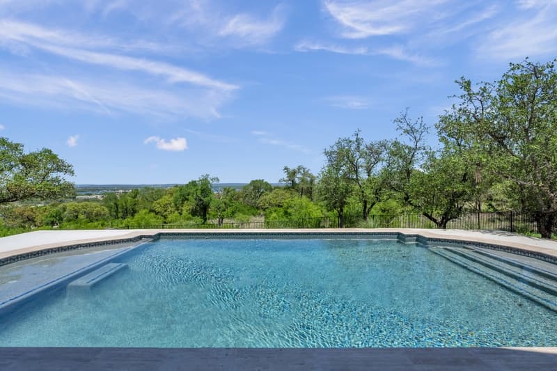 Horseshoe Bay House: 200 Mt Dew