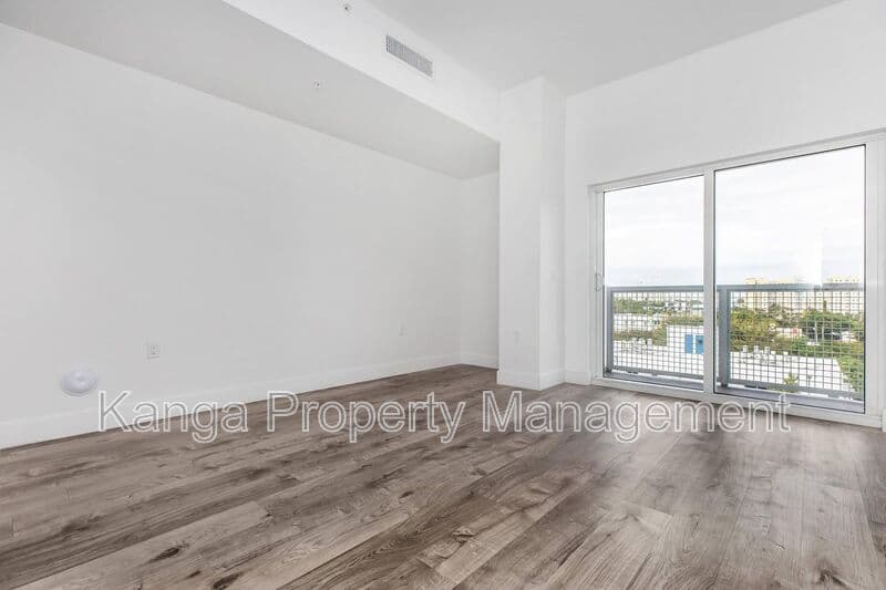 Miami Condo: 39 NW 7th Ave