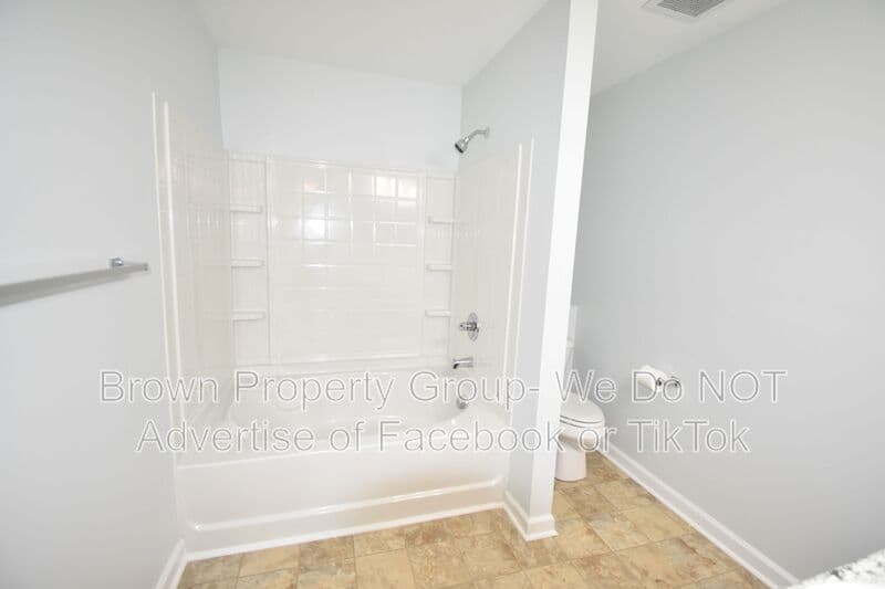 Fayetteville House: 1816 Tryon Dr
