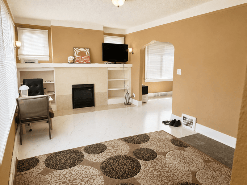 Detroit House: 14877 Lesure Street