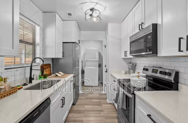 Charlotte House: 2117 Wilson Ave