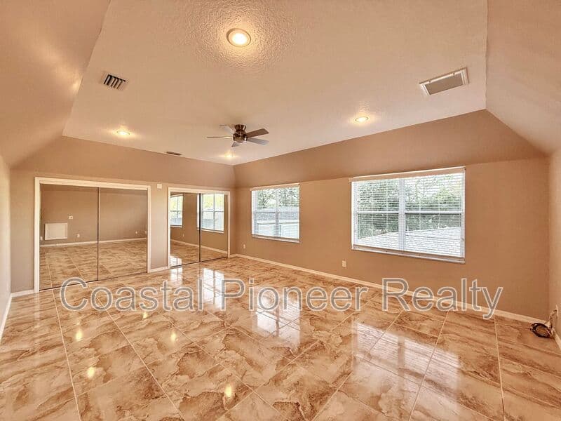 Largo House: 10334 Longwood Dr