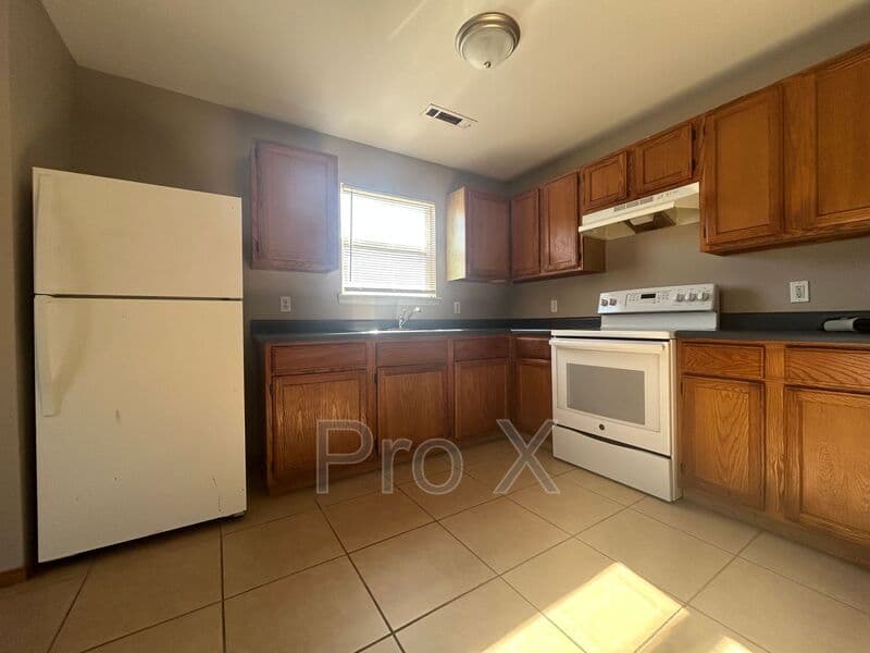 Springdale House: 316 Erin Place