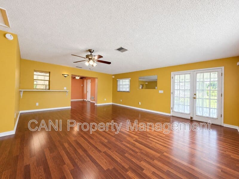 Sanford House: 1003 W 9th Street